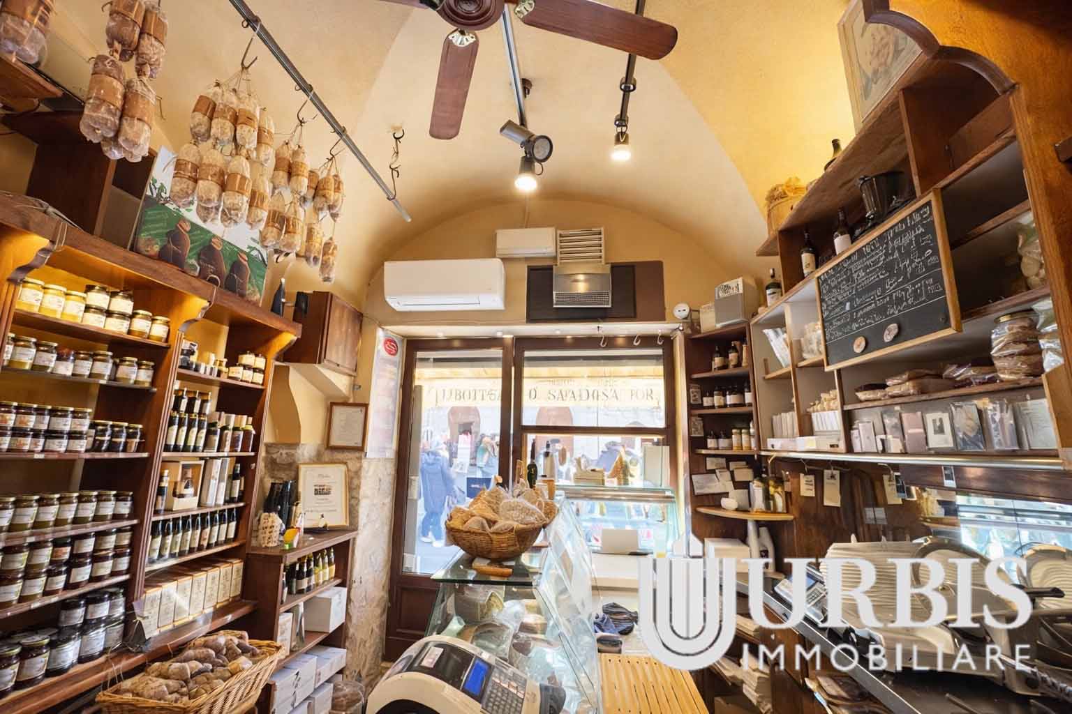 Azienda – Piazza del Comune